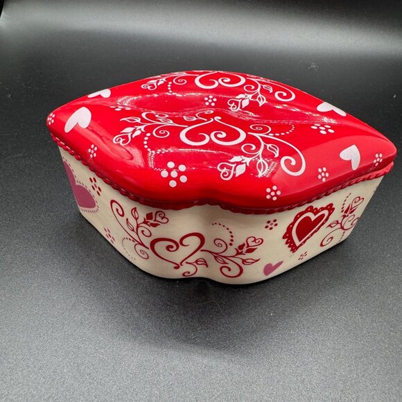 New Temptations Figural LIPS Trinket Box White red hearts - Picture 5 of 12